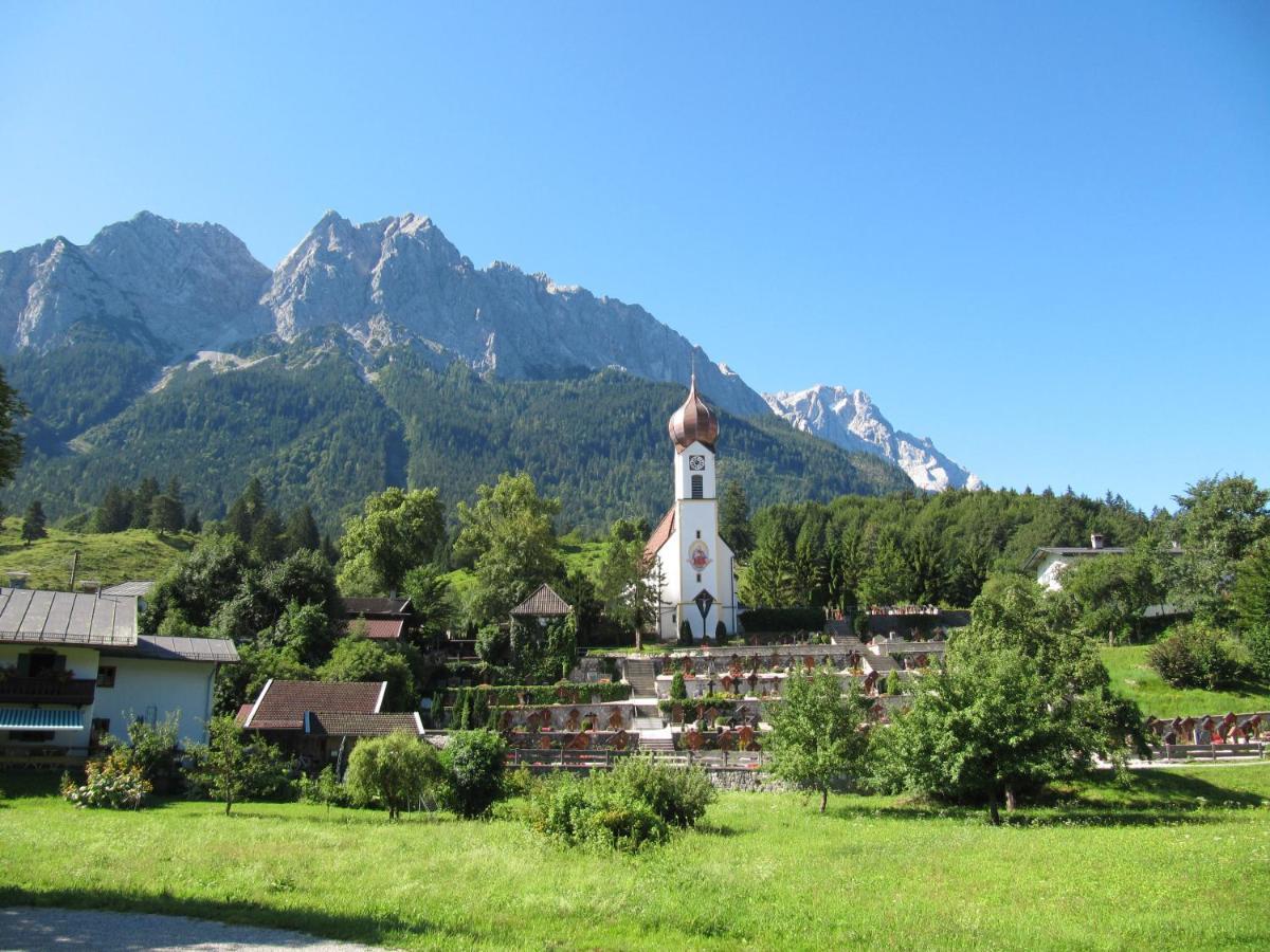 Bayern Resort Hotel - Adults Only - Mit Zugspitzblick - Eibsee-Naehe - Wellnessbereich - Naturpool Im Sommer Grainau Esterno foto