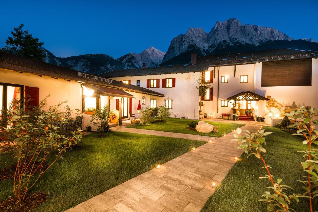 Bayern Resort Hotel - Adults Only - Mit Zugspitzblick - Eibsee-Naehe - Wellnessbereich - Naturpool Im Sommer Grainau Esterno foto