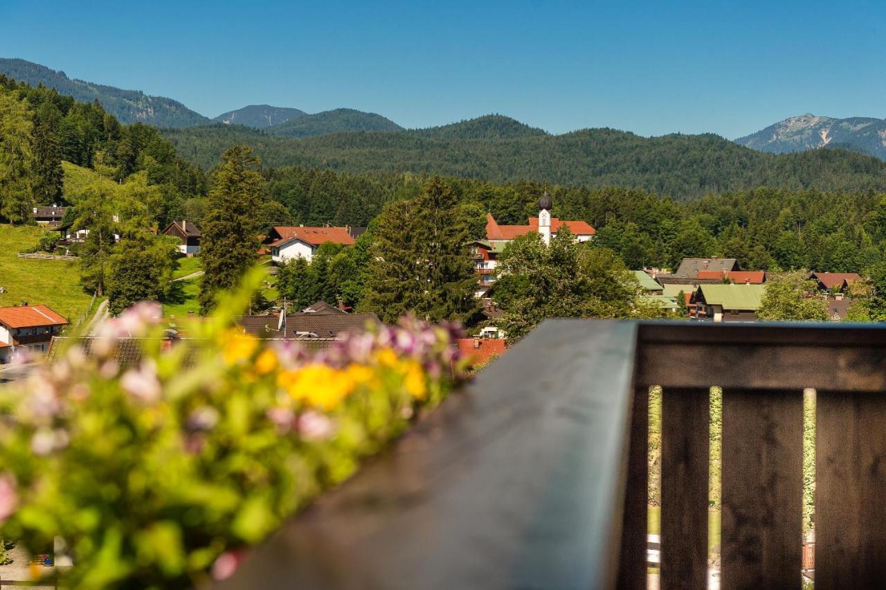 Bayern Resort Hotel - Adults Only - Mit Zugspitzblick - Eibsee-Naehe - Wellnessbereich - Naturpool Im Sommer Grainau Esterno foto