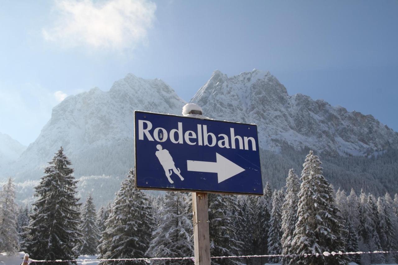 Bayern Resort Hotel - Adults Only - Mit Zugspitzblick - Eibsee-Naehe - Wellnessbereich - Naturpool Im Sommer Grainau Esterno foto